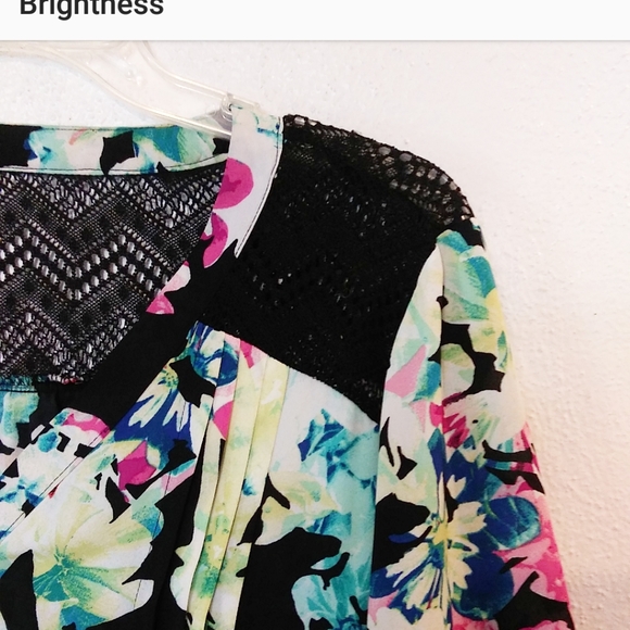 Floral Button-Up Flowy Tunic Top - Picture 3 of 7